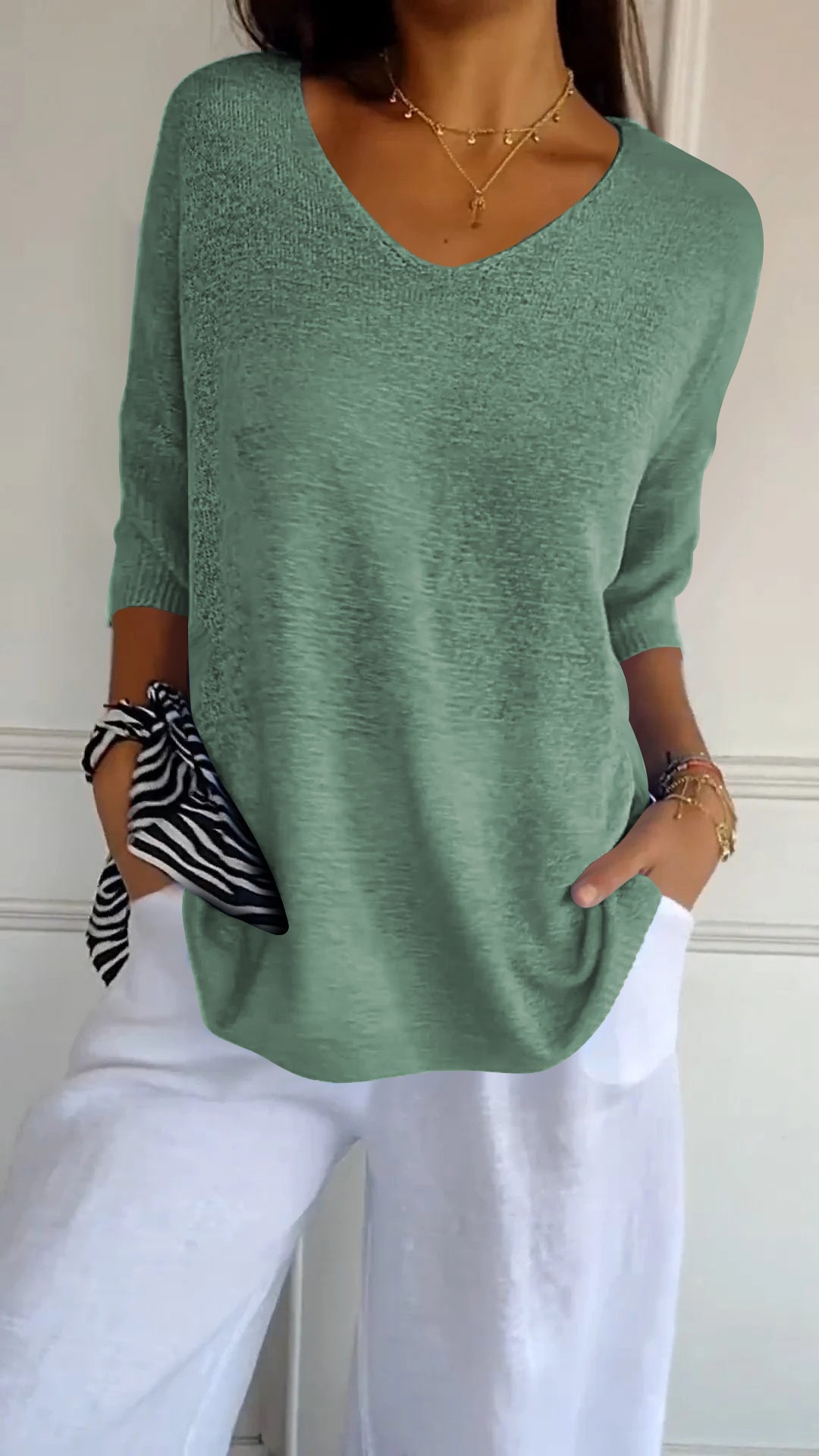 Elegant Women's Sweater - Versatile and Stylish for Winter