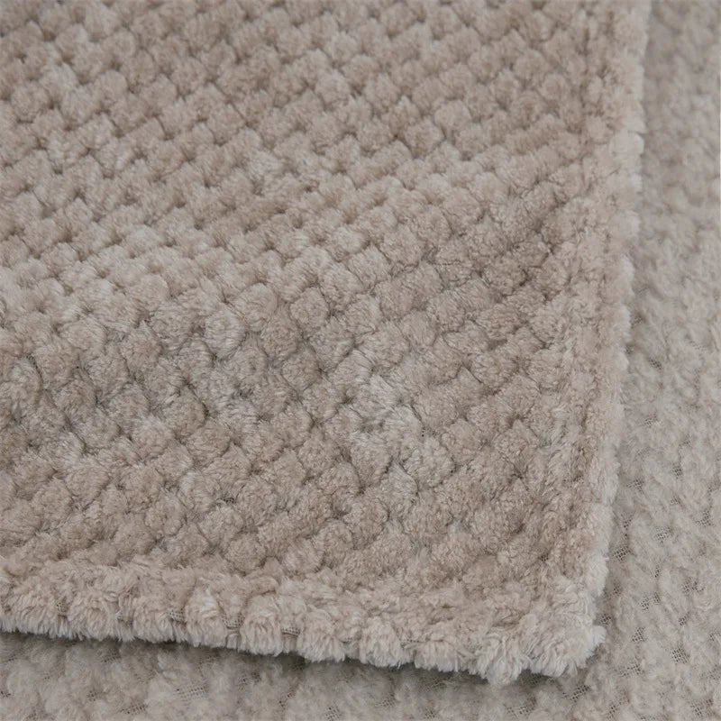 Loomvera – Waffle Texture Throw Blanket for Stylish Comfort