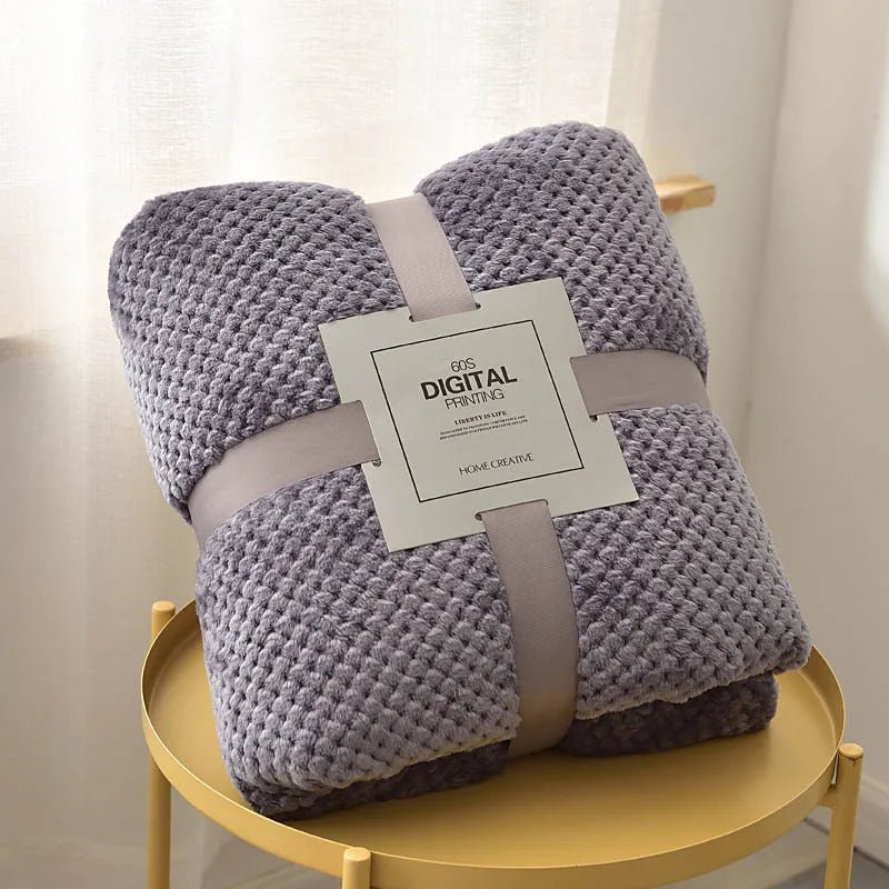 Loomvera – Waffle Texture Throw Blanket for Stylish Comfort