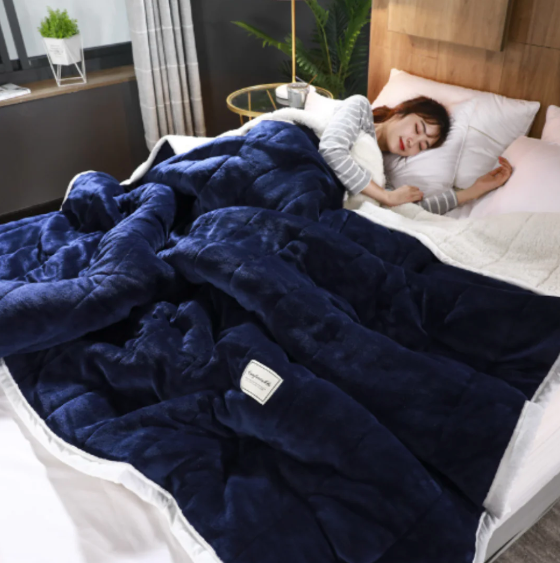 SnugFold – Triple-Layer Thermal Blanket