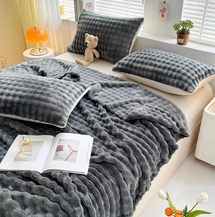 Snughalo – Bubble Fleece Throw Blanket