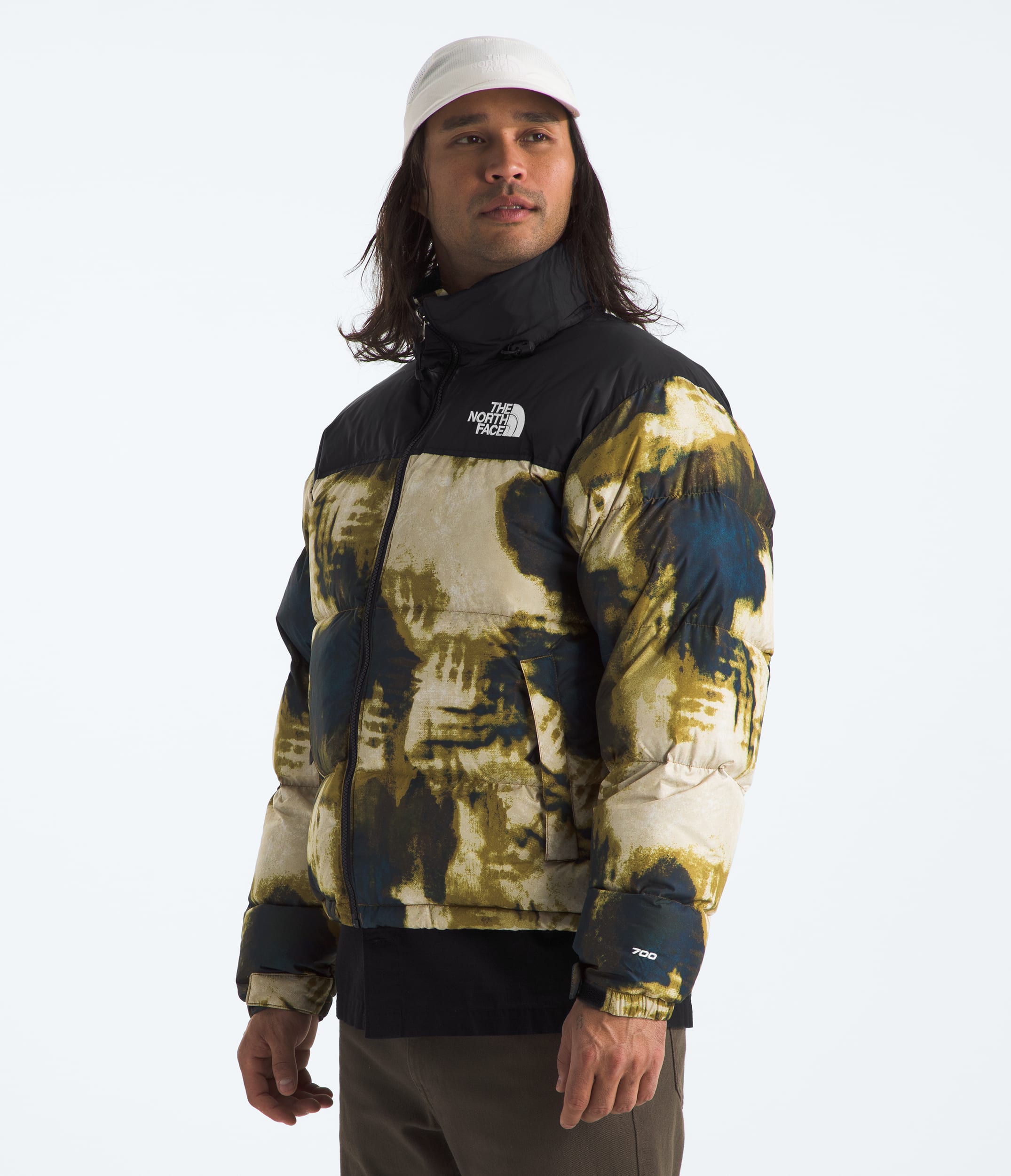 Stay warm and stylish with our Men's Down Jacket, a perfect blend of fashion and function. This Retro Down Jacket offers a classic look while the Water Resistant Puffer design ensures you stay dry. Ideal for travel, our Packable Down Jacket fits easily into your luggage. Experience the plush comfort of a Goose Down Jacket, perfect for harsh winter conditions. Choose the ultimate Men's Puffer Coat, combining warmth and convenience into a perfect winter companion.