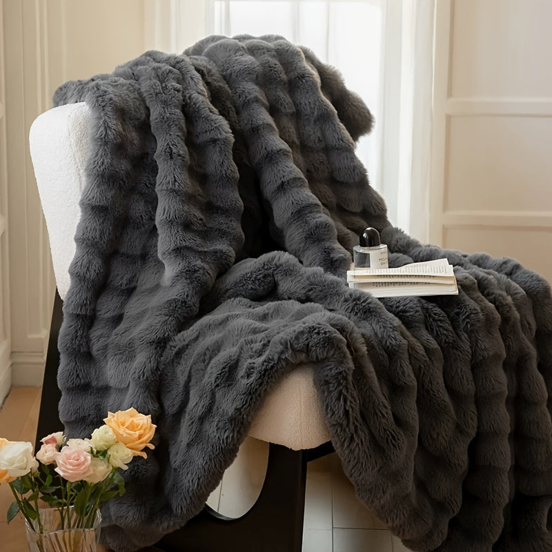 VelviLuxe – Faux Fur Fleece Blanket for Stylish All-Season Comfort