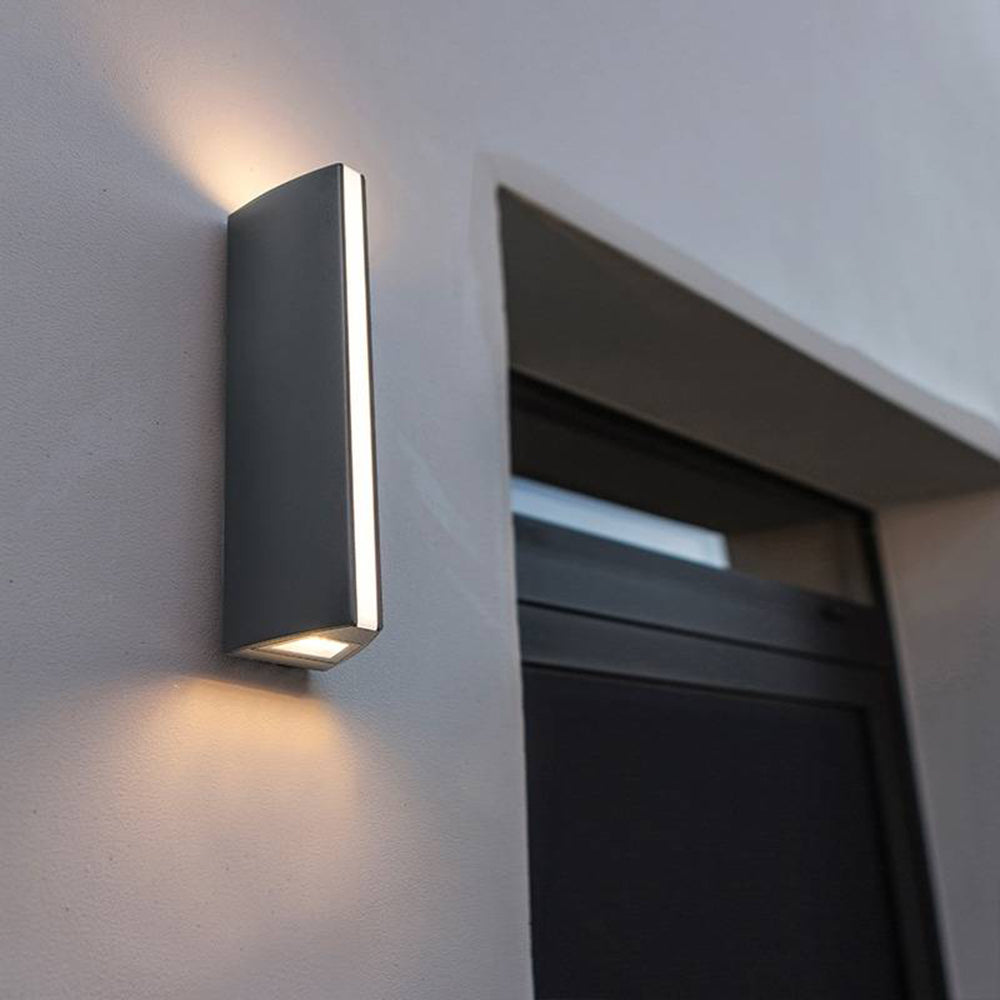 Outdoor Wall Light – Waterproof IP65, Integrated LED