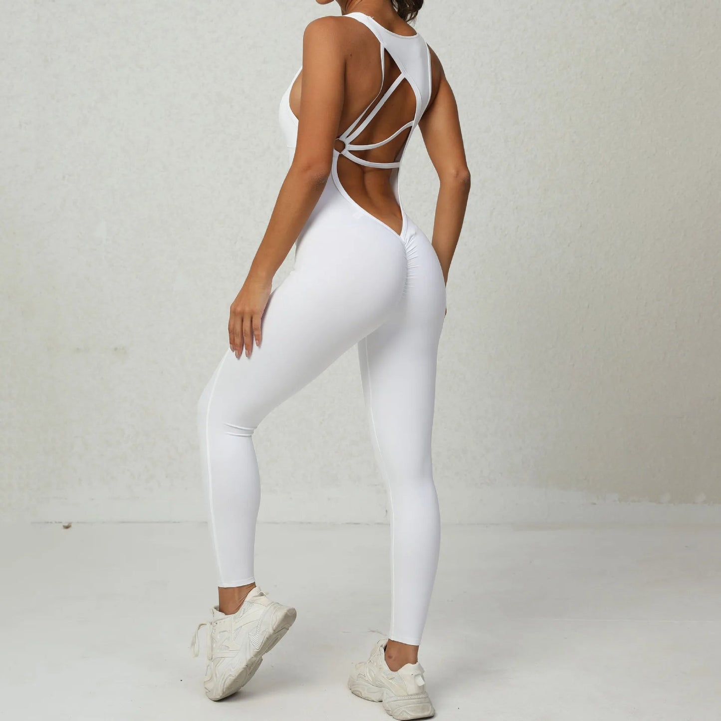 Sporty Sleeveless Women's Fitness Jumpsuit - V-Shaped Back Design Jumpsuit, Gym-Ready Overalls Set for Yoga, Running & Workout in Bold Colors