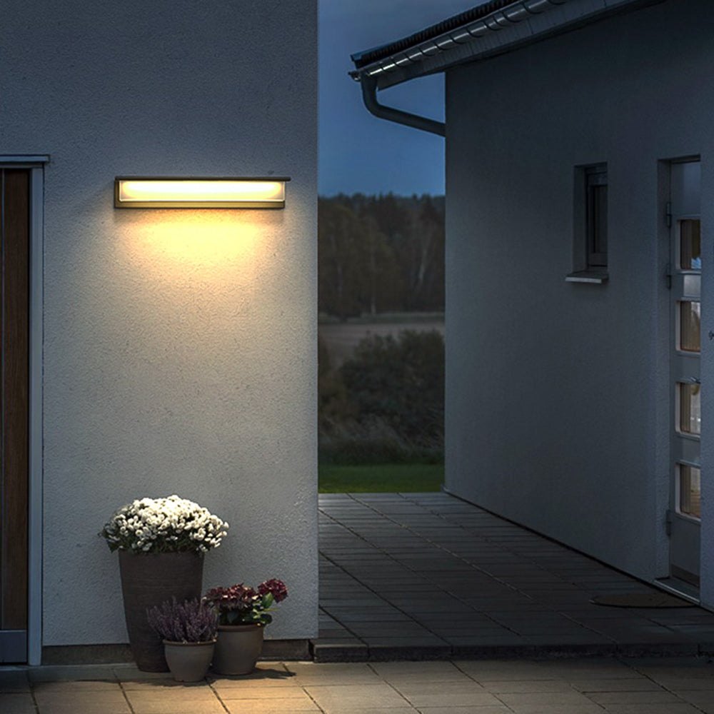 Paul® Solar Wall Light – Modern Design for Hallways and Gardens