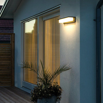 Paul® Solar Wall Light – Modern Design for Hallways and Gardens