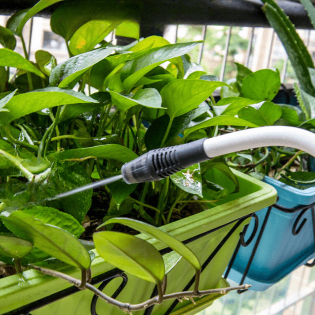 Get the ultimate convenience with this lightweight garden hose. Built with expandable garden hose design, it's perfect for easy storage. The flexible garden hose adapts to any terrain. A lightweight garden hose that’s also an expandable garden hose makes watering effortless.