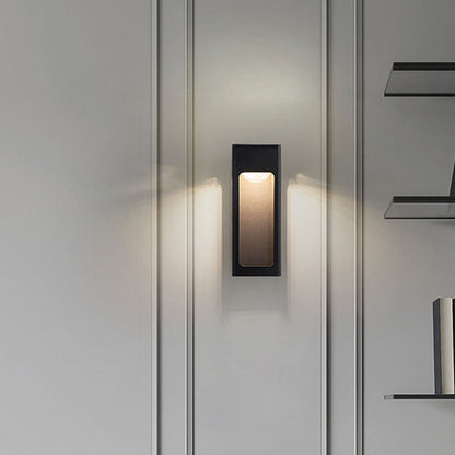 AuroraLight LED Wall Light – Modern and Minimalist Outdoor Lighting