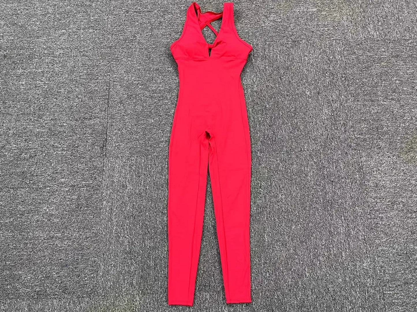 Sporty Sleeveless Women's Fitness Jumpsuit - V-Shaped Back Design Jumpsuit, Gym-Ready Overalls Set for Yoga, Running & Workout in Bold Colors